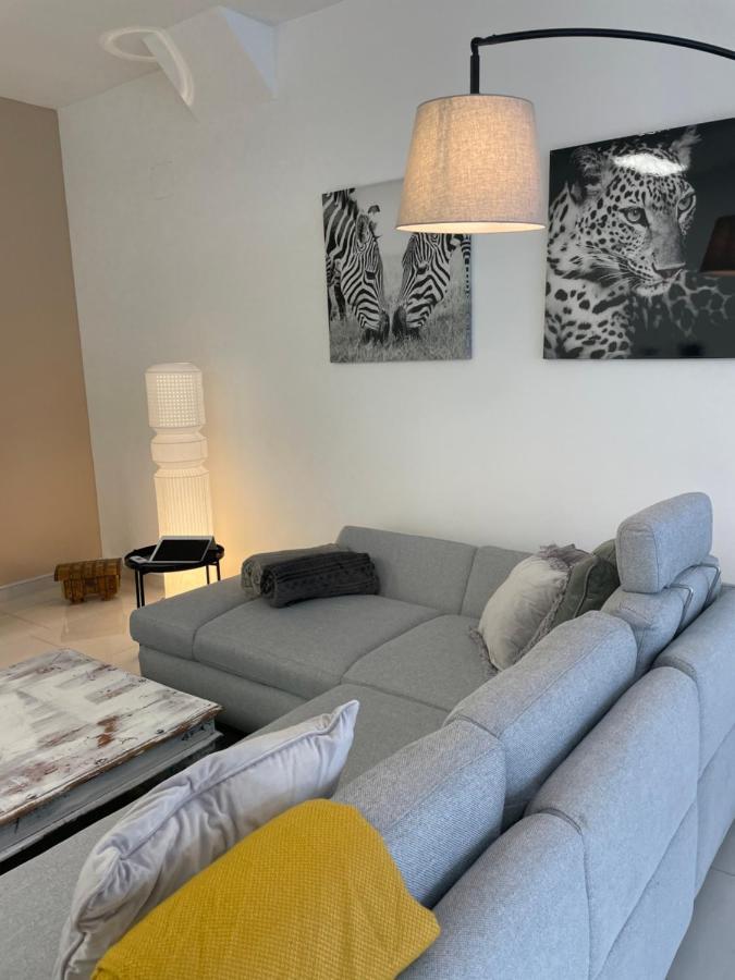Stadtsuite Mit Sauna In Wiener Neustadt 135 M2 ภายนอก รูปภาพ