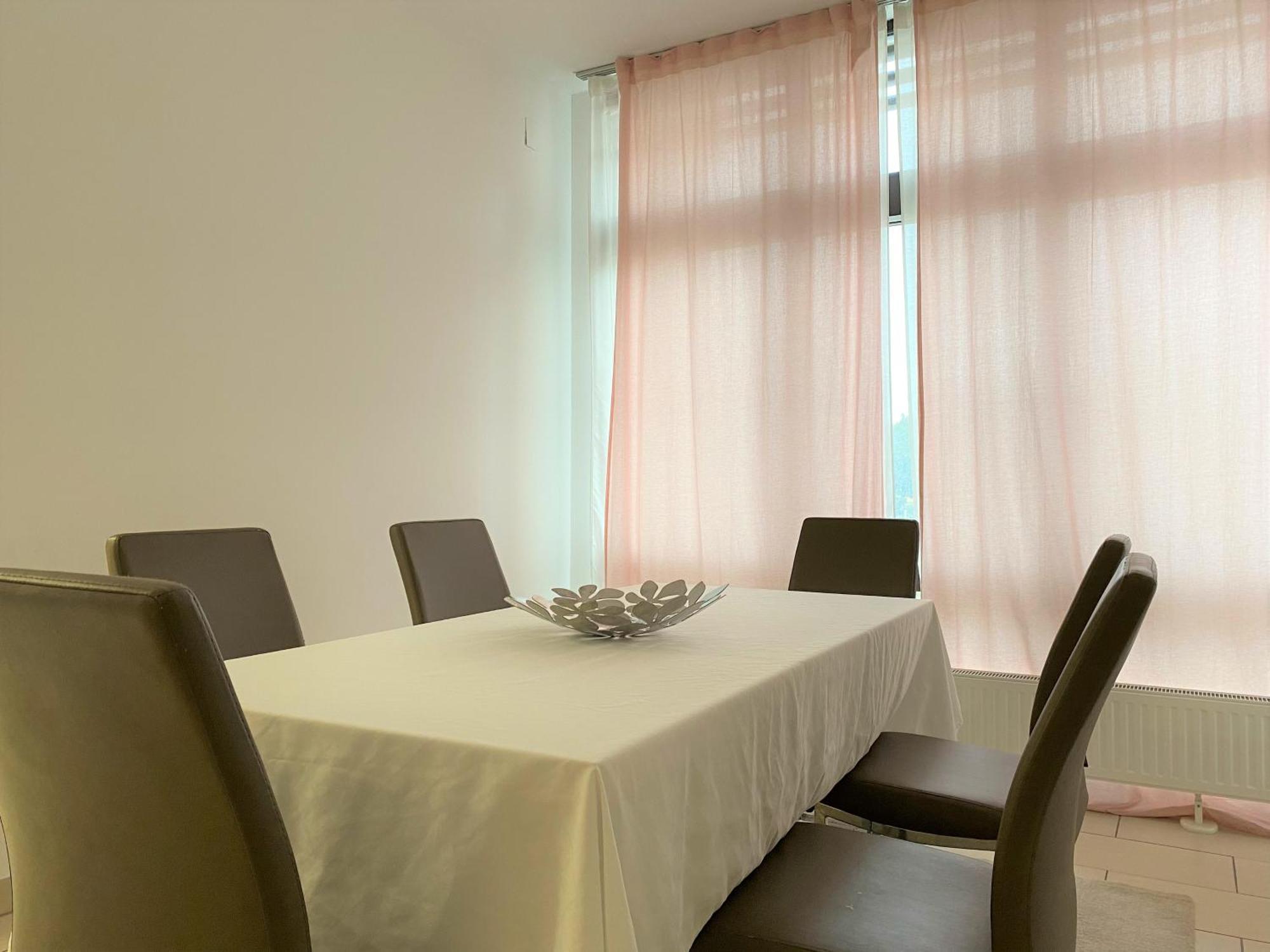 Stadtsuite Mit Sauna In Wiener Neustadt 135 M2 ภายนอก รูปภาพ